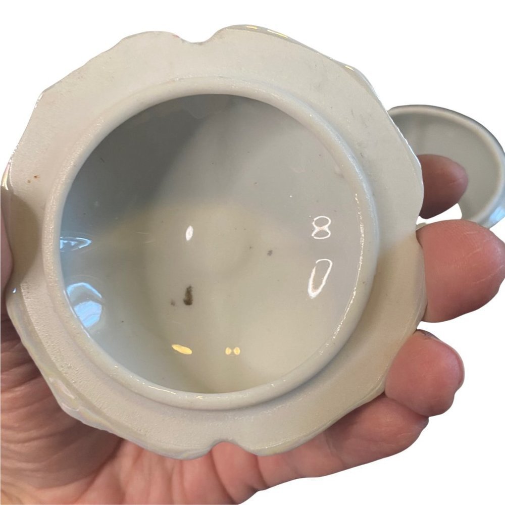 VINTAGE OPALESCENT PORCELAIN TRINKET BOX - Picture 6 of 8